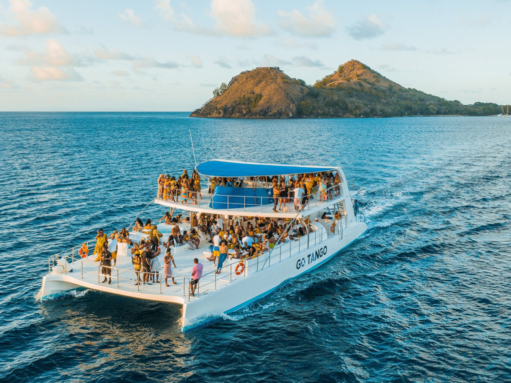 fiestacatamaran5